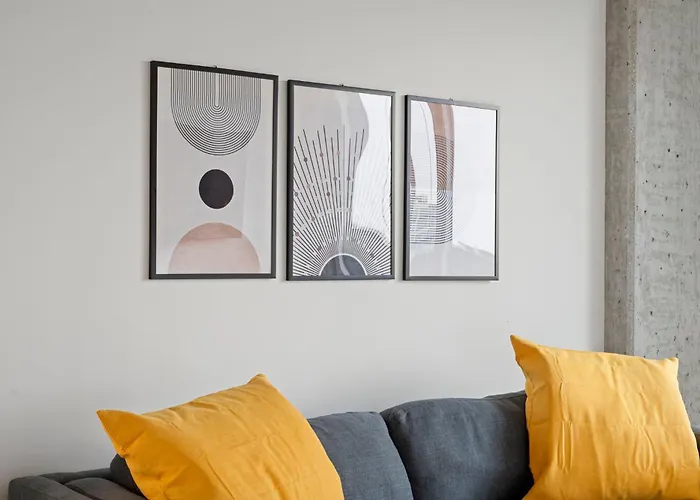2br Escape Bright Sleek Spacious *
