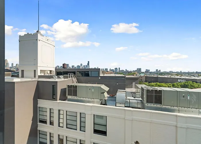 2br Escape Bright Sleek Spacious Hotel