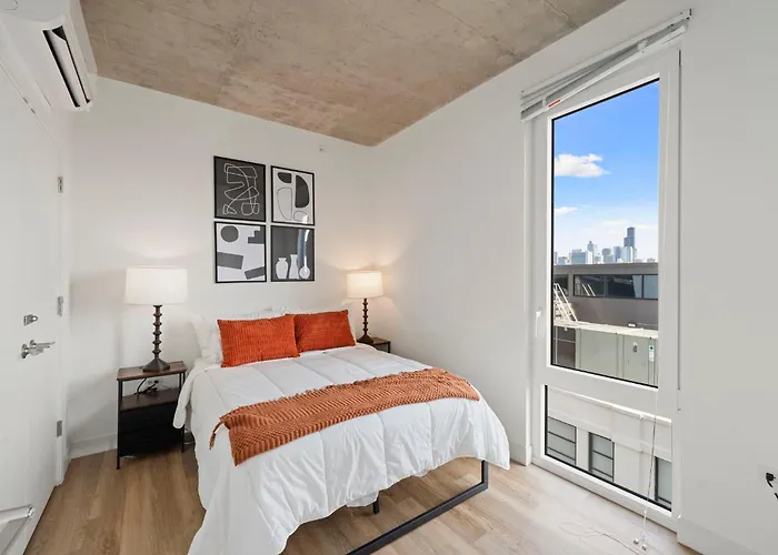 Hotel 2br Escape Bright Sleek Spacious Chicago