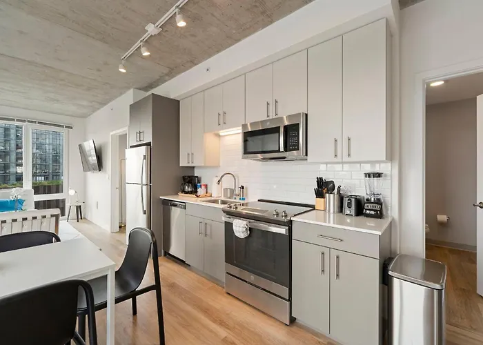 2br Escape Bright Sleek Spacious *