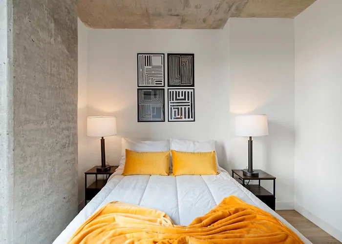 2br Escape Bright Sleek Spacious Hotel