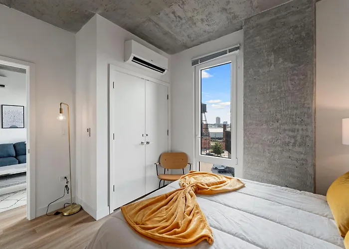2br Escape Bright Sleek Spacious Hotel Chicago