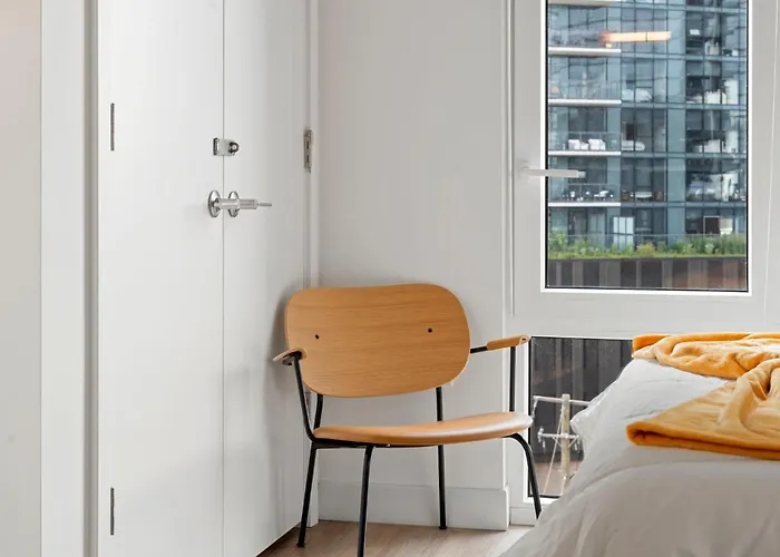 2br Escape Bright Sleek Spacious *