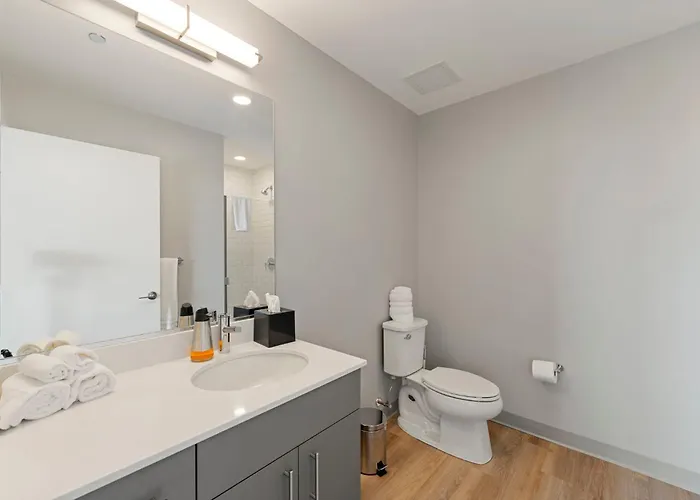 Hotel 2br Escape Bright Sleek Spacious *