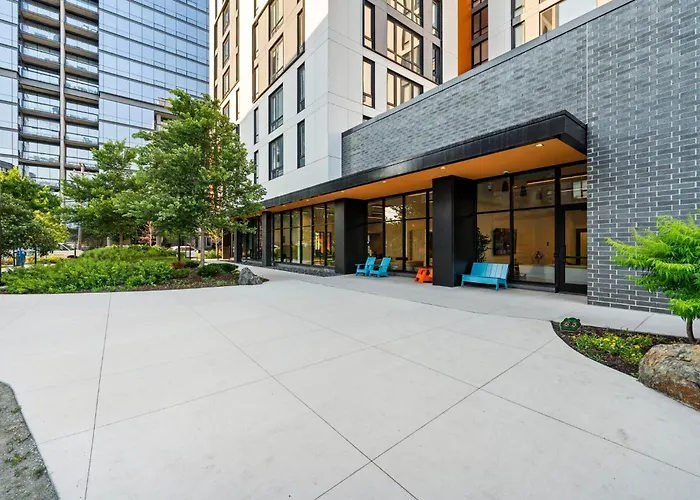 Hotel 2br Escape Bright Sleek Spacious *